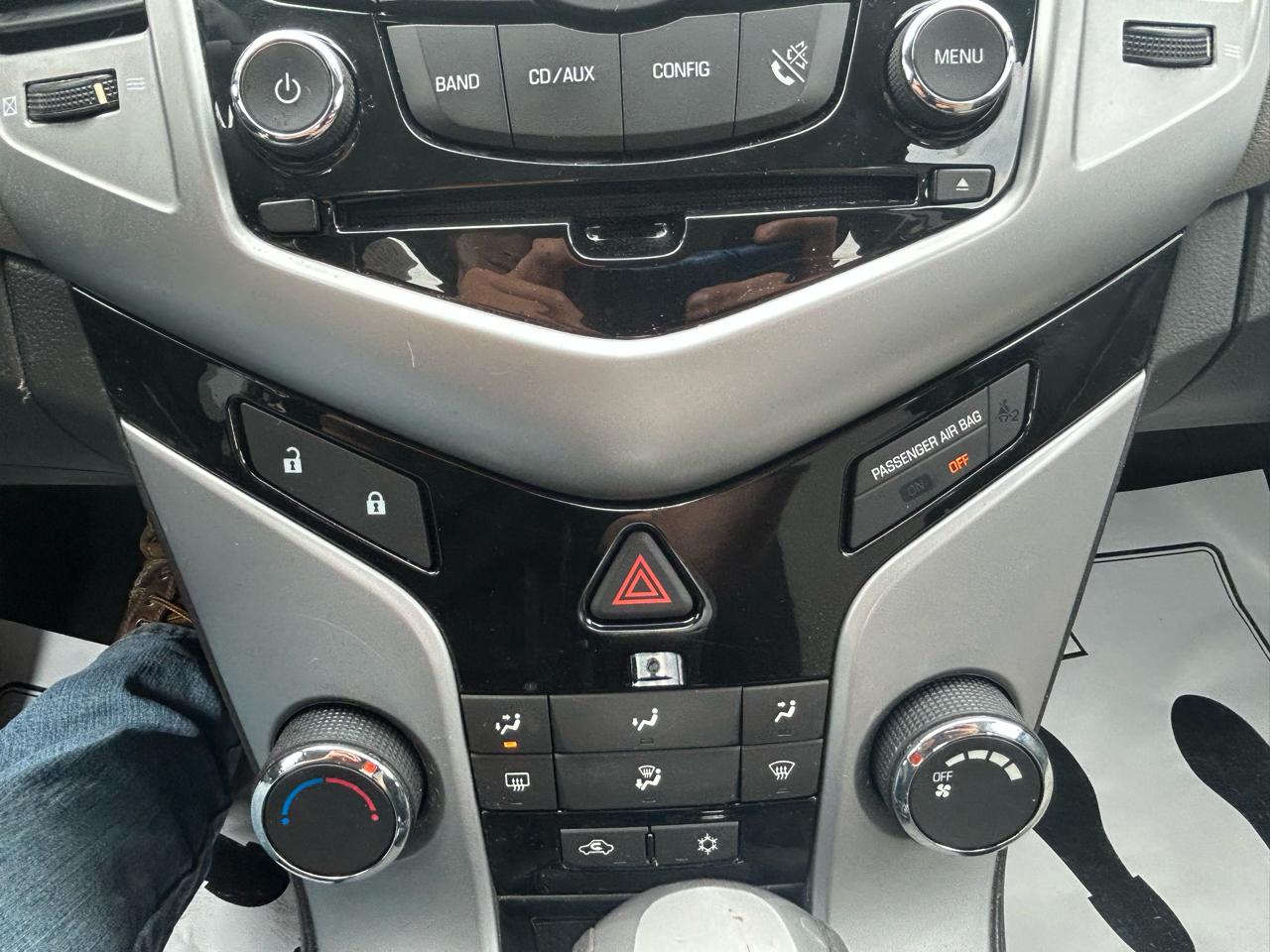 Chevrolet Cruze 4dr Sdn LS 2011