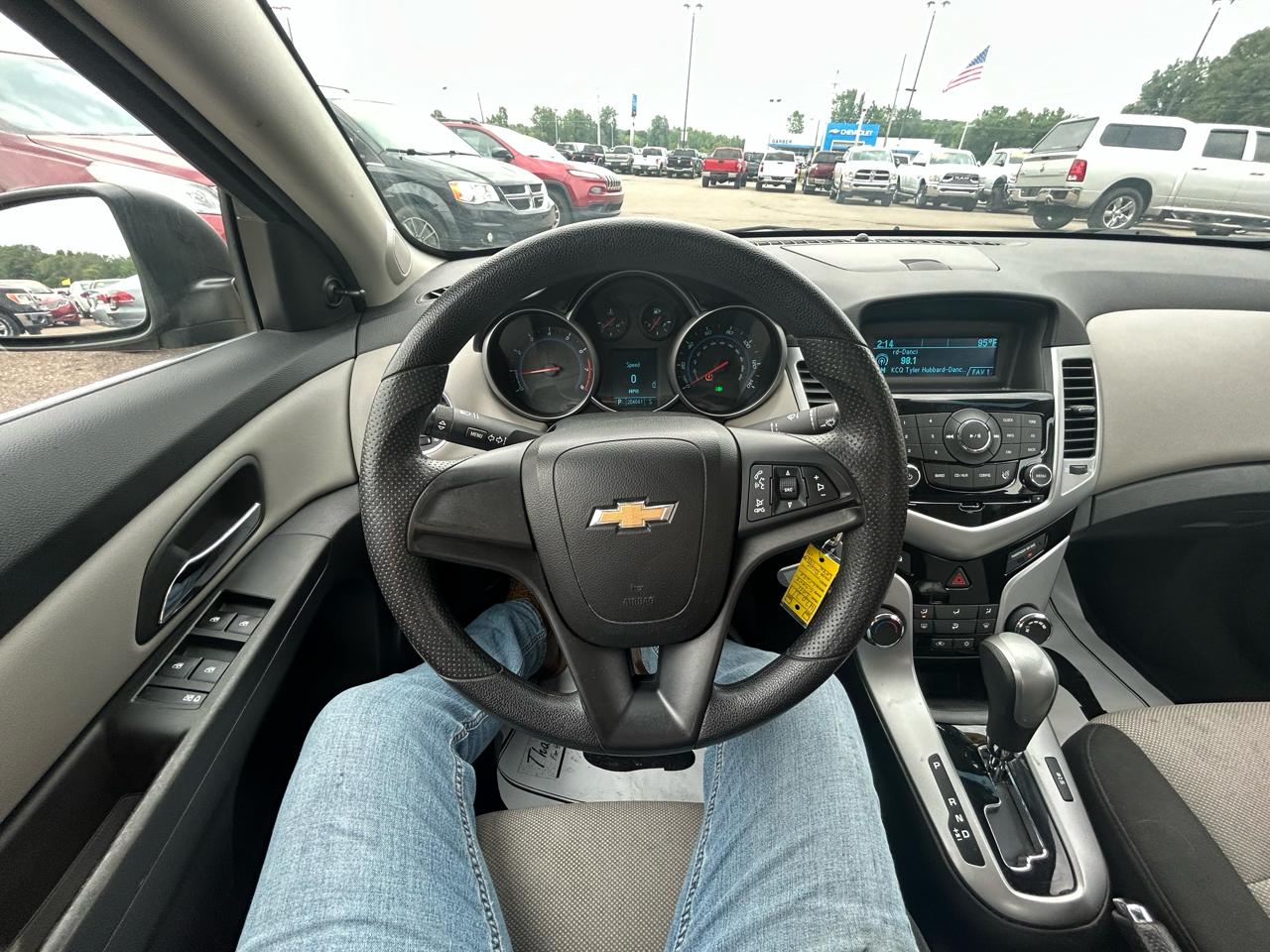 Chevrolet Cruze 4dr Sdn LS 2011
