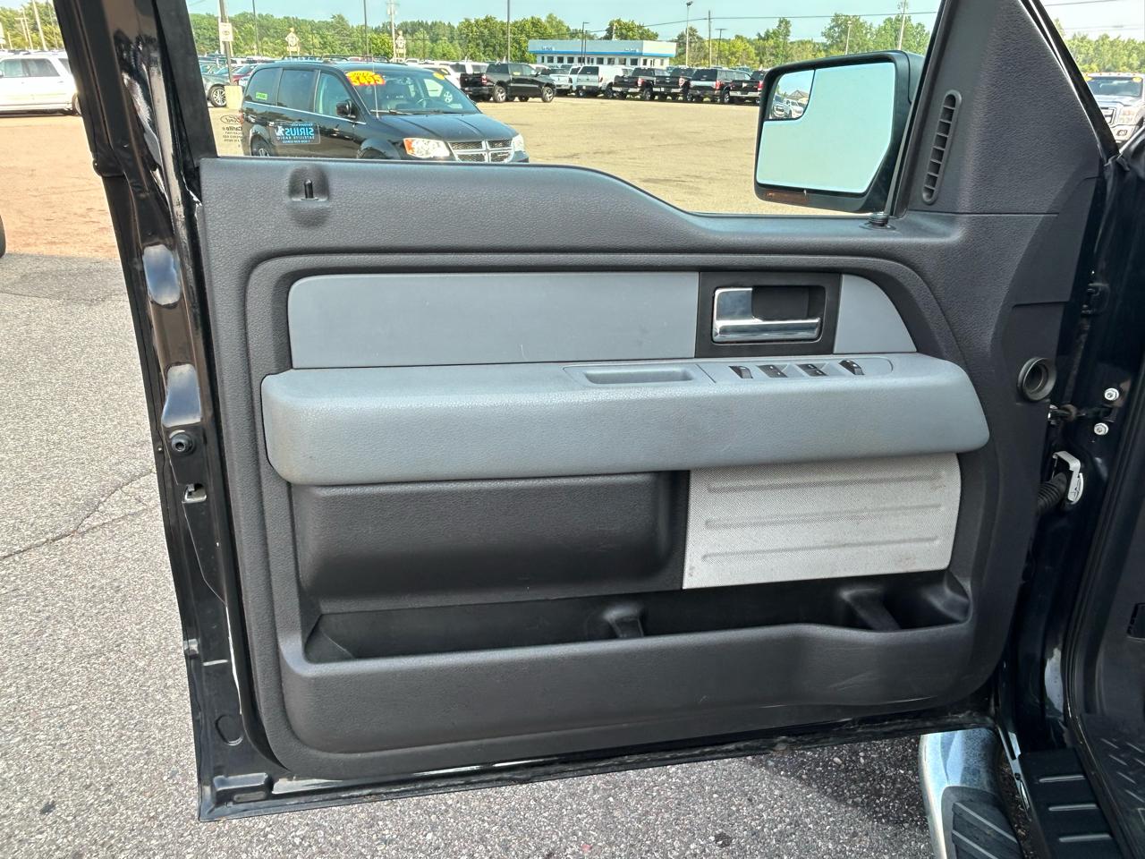 Ford F-150 4WD SuperCrew 145" XLT 2013