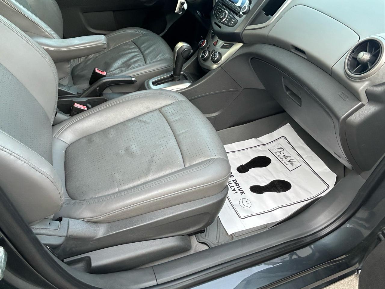 Chevrolet Sonic 4dr Sdn LTZ 2LZ 2012