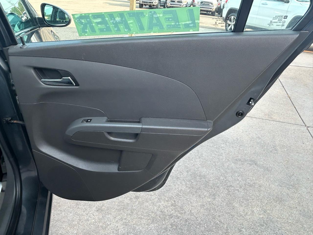 Chevrolet Sonic 4dr Sdn LTZ 2LZ 2012