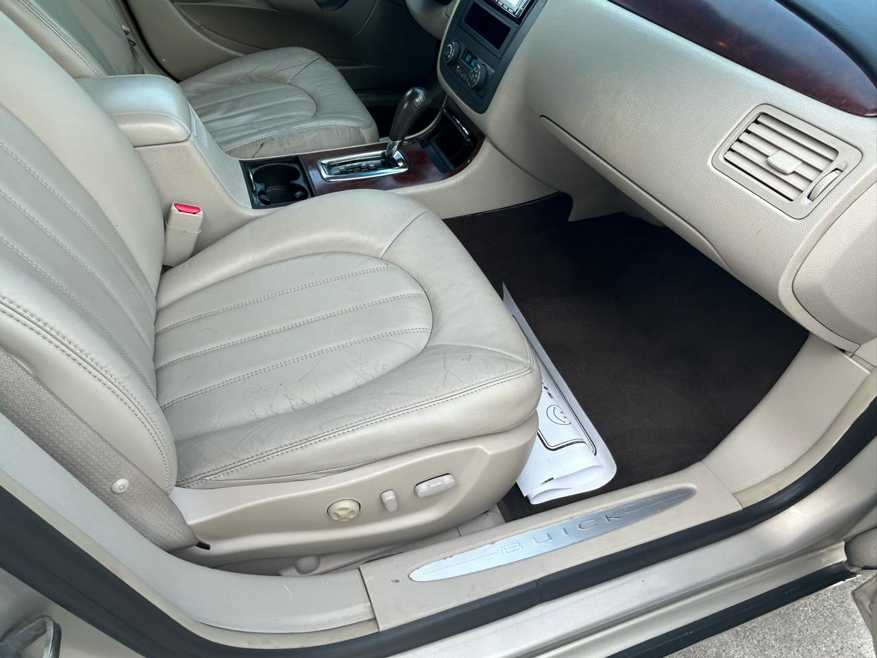 Buick Lucerne 4dr Sdn V6 CXL 2007
