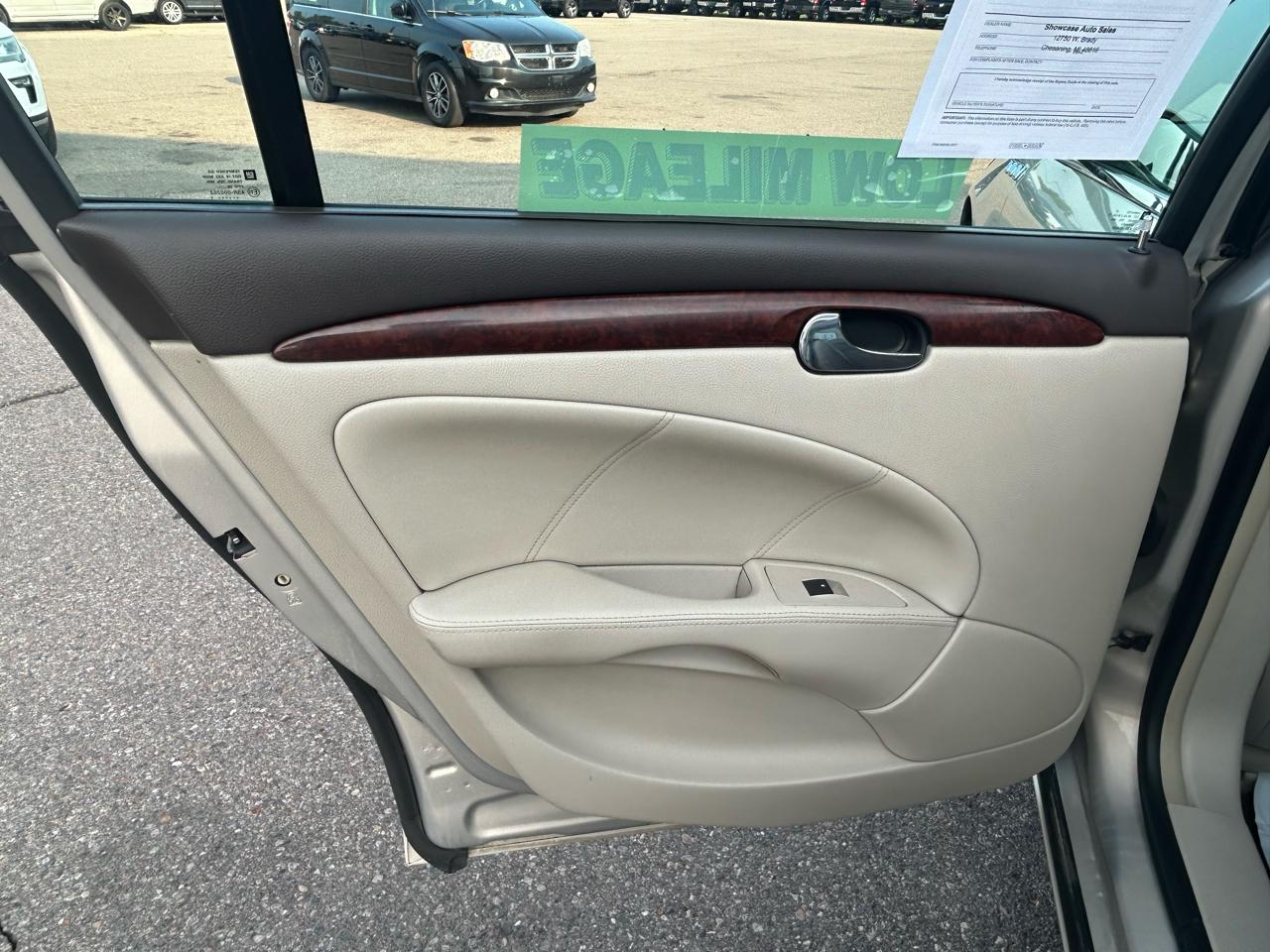 Buick Lucerne 4dr Sdn V6 CXL 2007