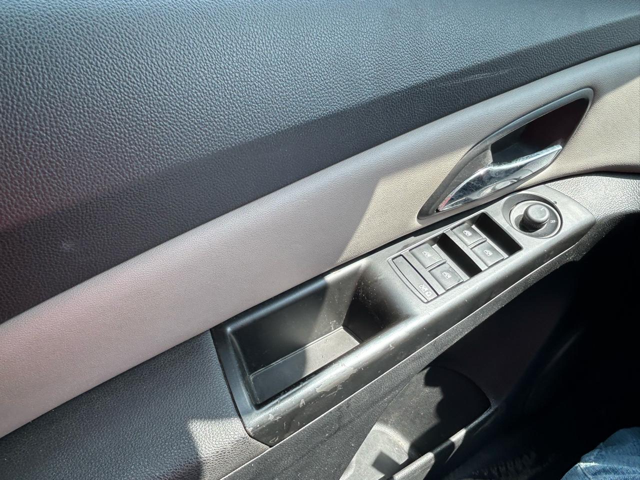 Chevrolet Cruze 4dr Sdn Auto LS 2014