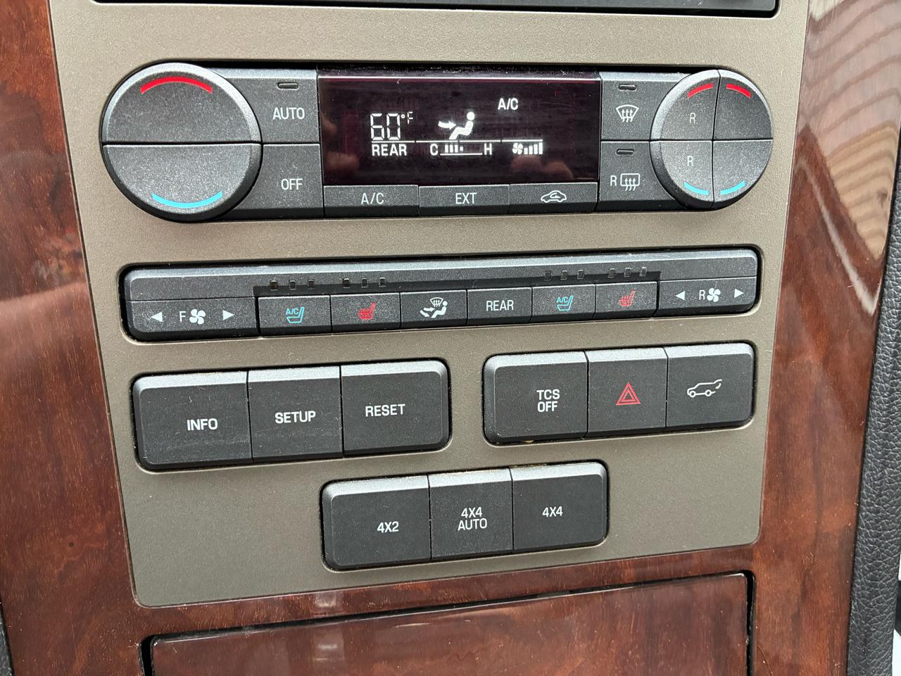 Lincoln Navigator L 4WD 4dr 2014