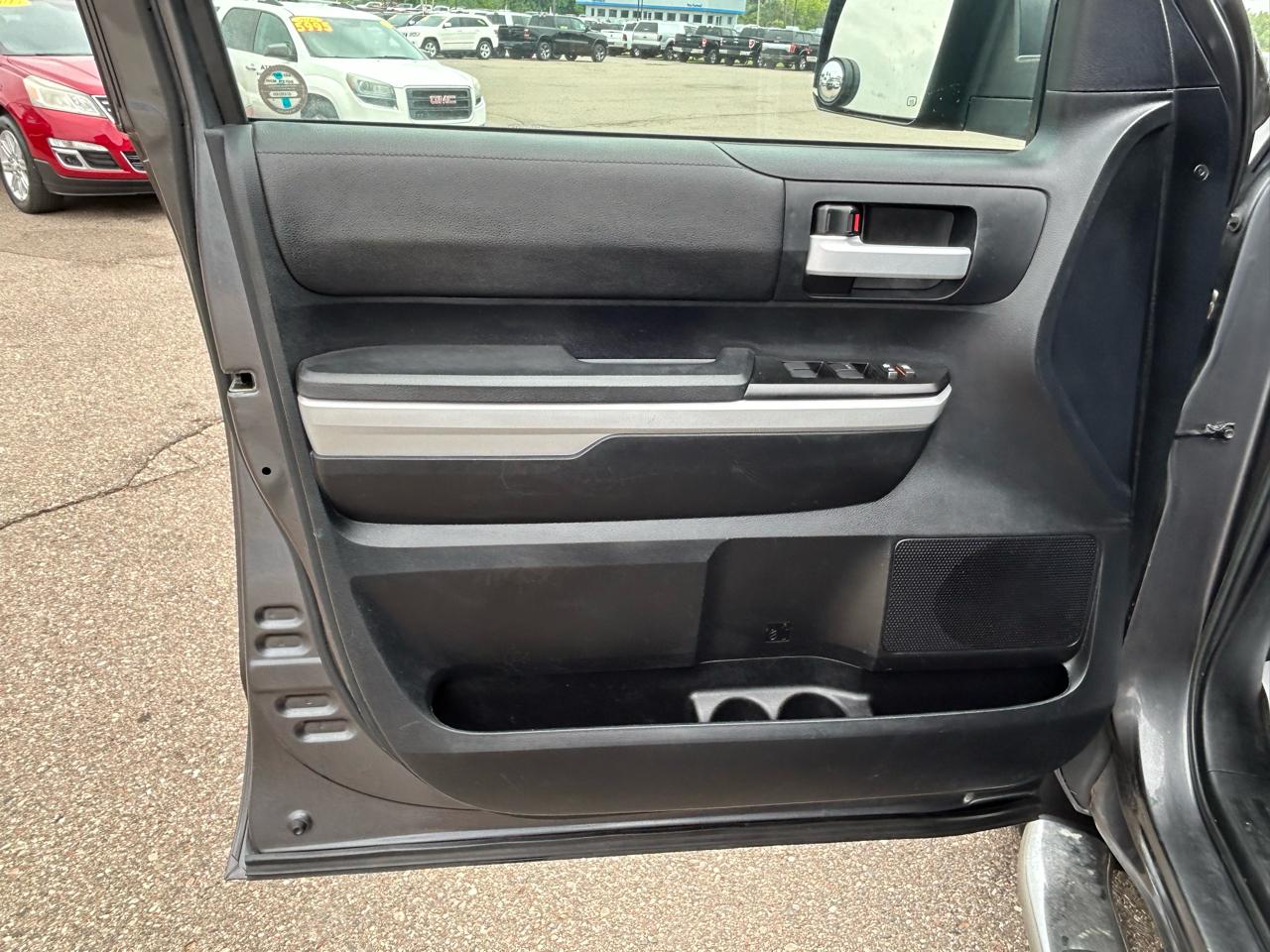 Toyota Tundra 4WD Limited Double Cab 6.5' Bed 5.7L (Natl) 2018