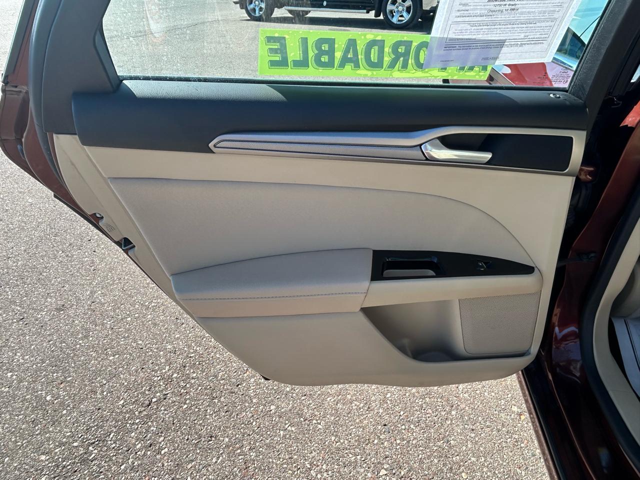 Ford Fusion 4dr Sdn SE FWD 2015