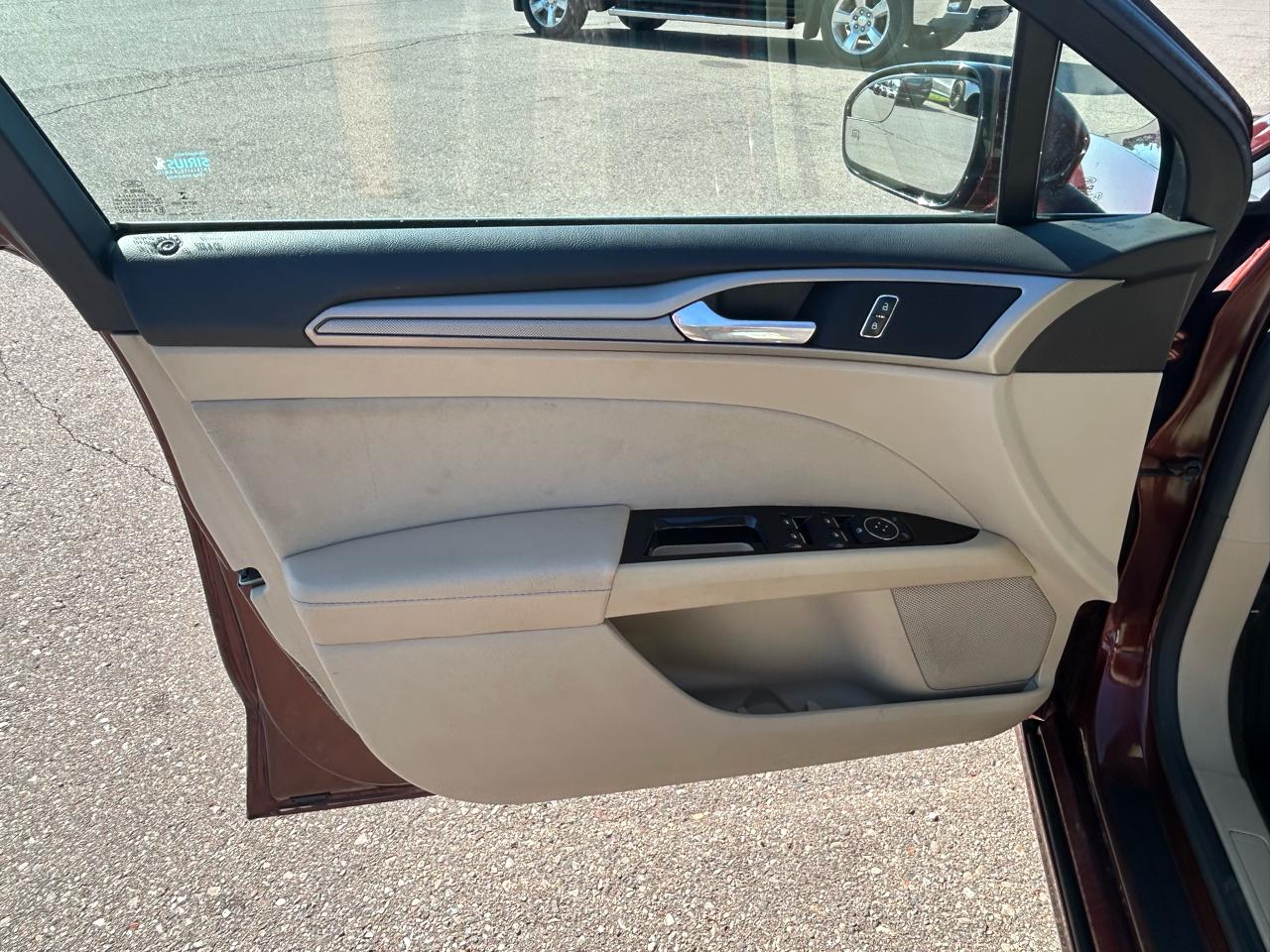Ford Fusion 4dr Sdn SE FWD 2015