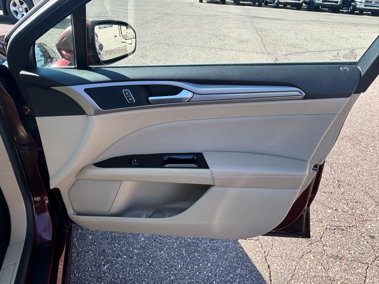 Ford Fusion 4dr Sdn SE FWD 2015
