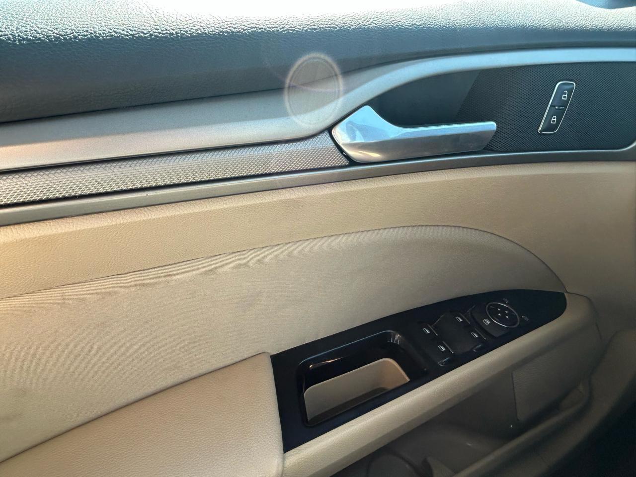 Ford Fusion 4dr Sdn SE FWD 2015