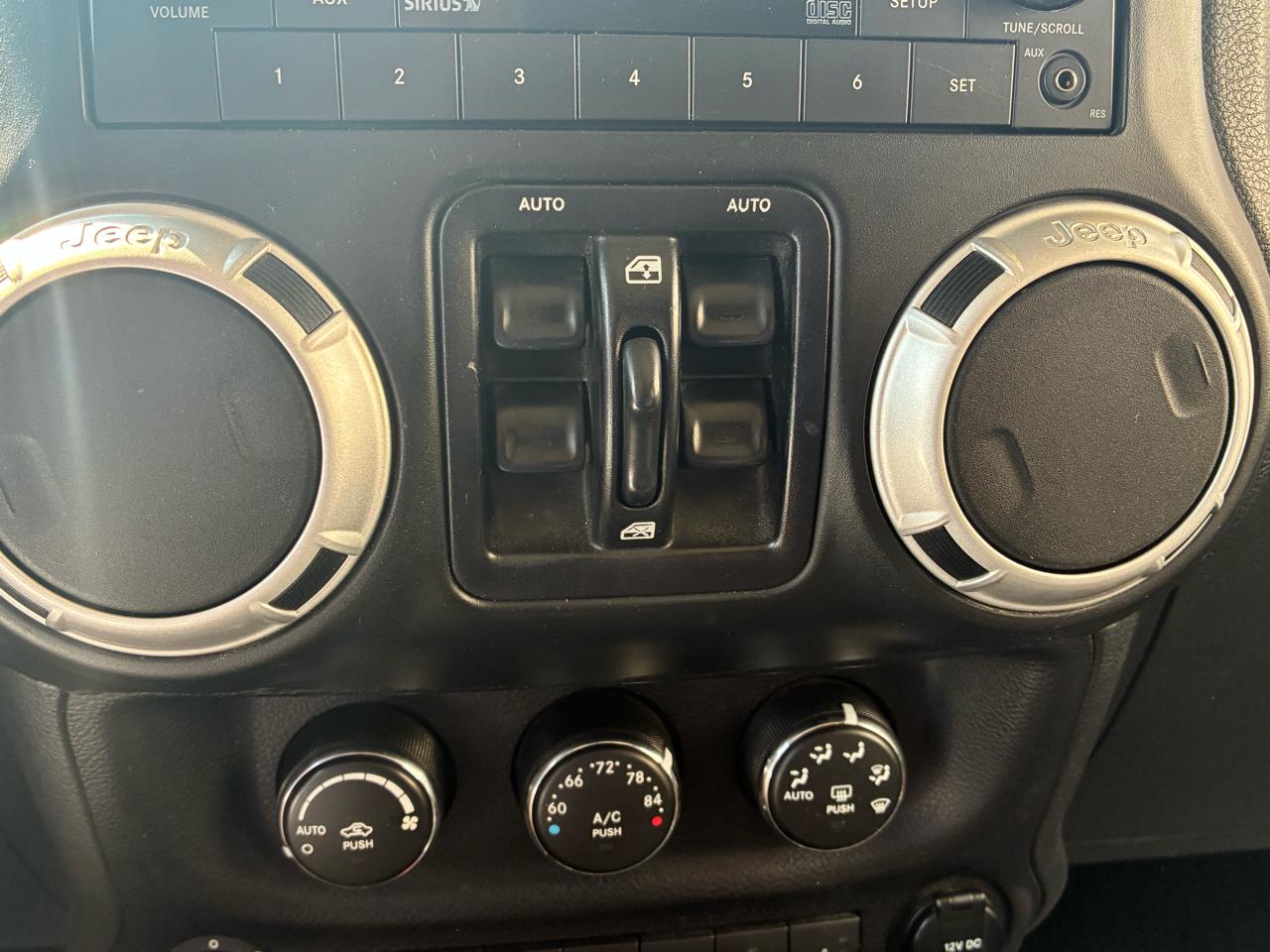 Jeep Wrangler Unlimited 4WD 4dr Rubicon 2014