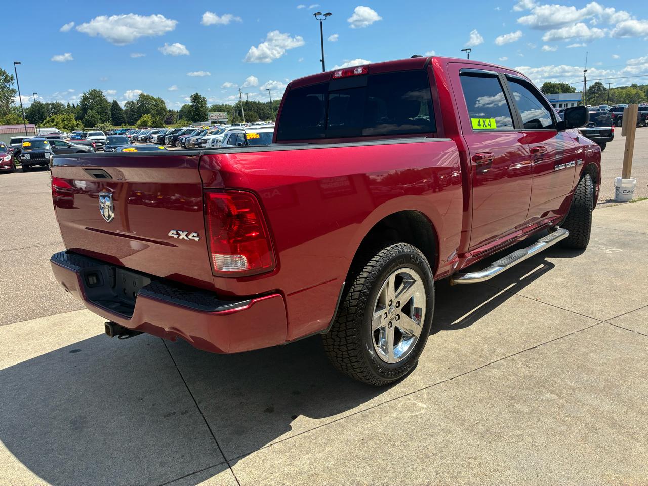 RAM 1500 4WD Crew Cab 140.5" Sport 2012