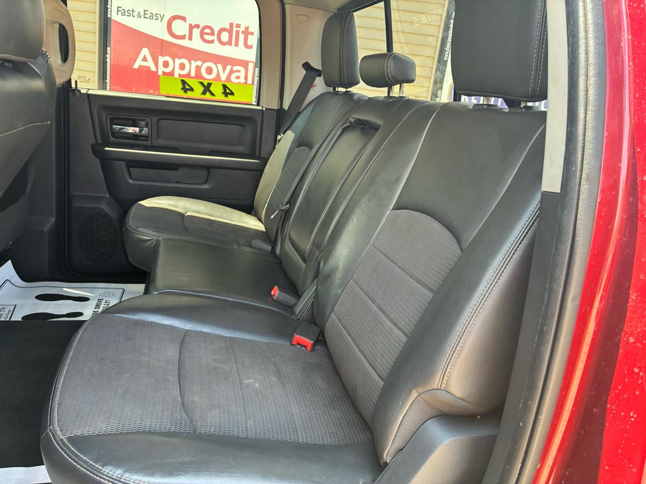 RAM 1500 4WD Crew Cab 140.5" Sport 2012