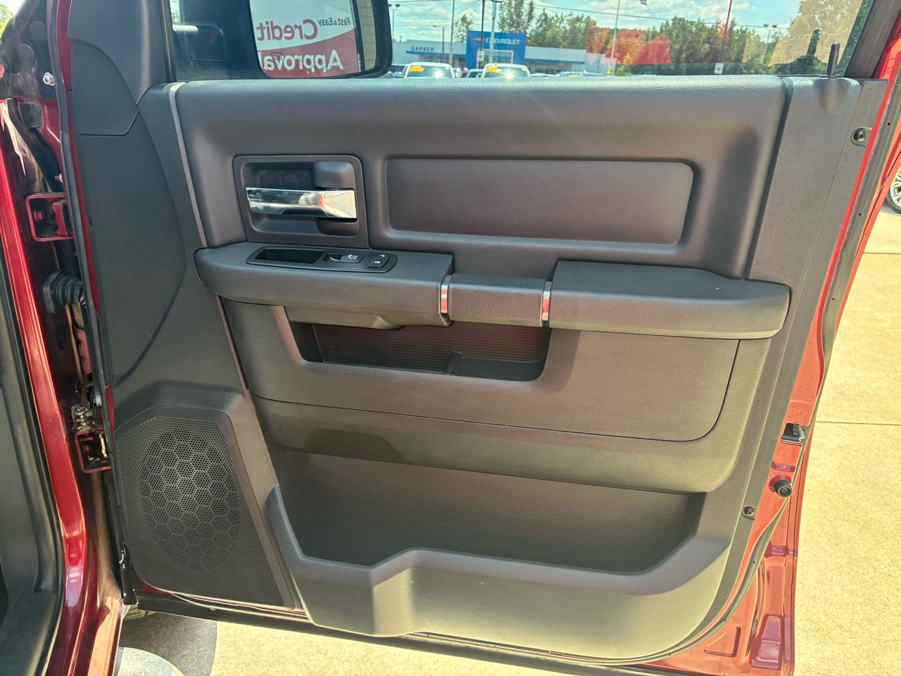RAM 1500 4WD Crew Cab 140.5" Sport 2012