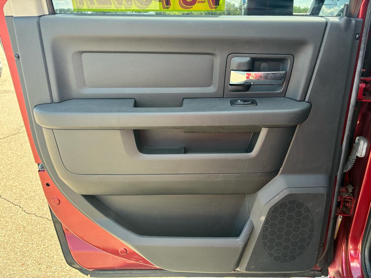 RAM 1500 4WD Crew Cab 140.5" Sport 2012