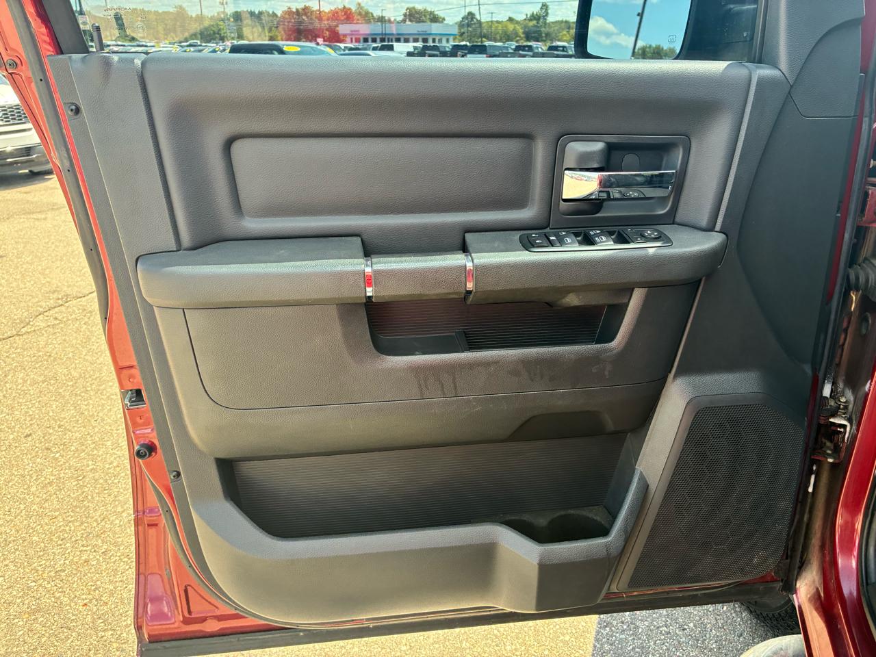 RAM 1500 4WD Crew Cab 140.5" Sport 2012