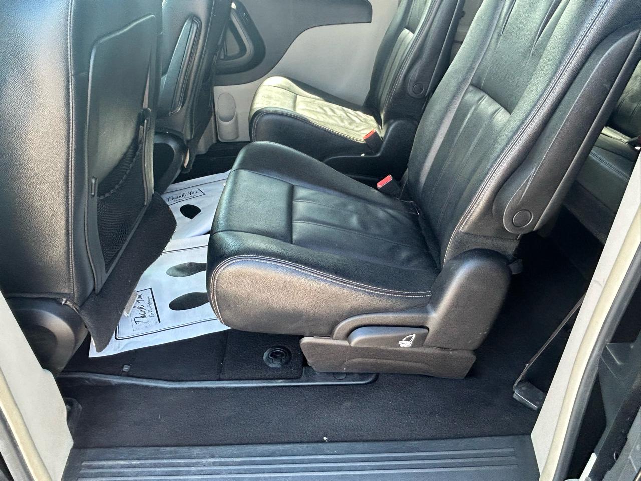 Chrysler Town & Country 4dr Wgn Touring 2016