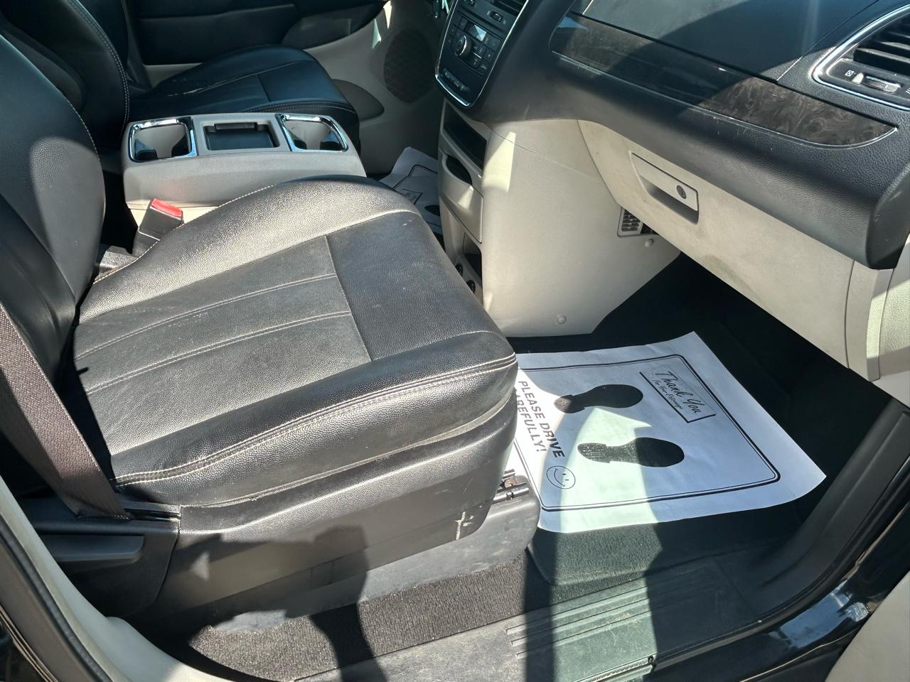 Chrysler Town & Country 4dr Wgn Touring 2016