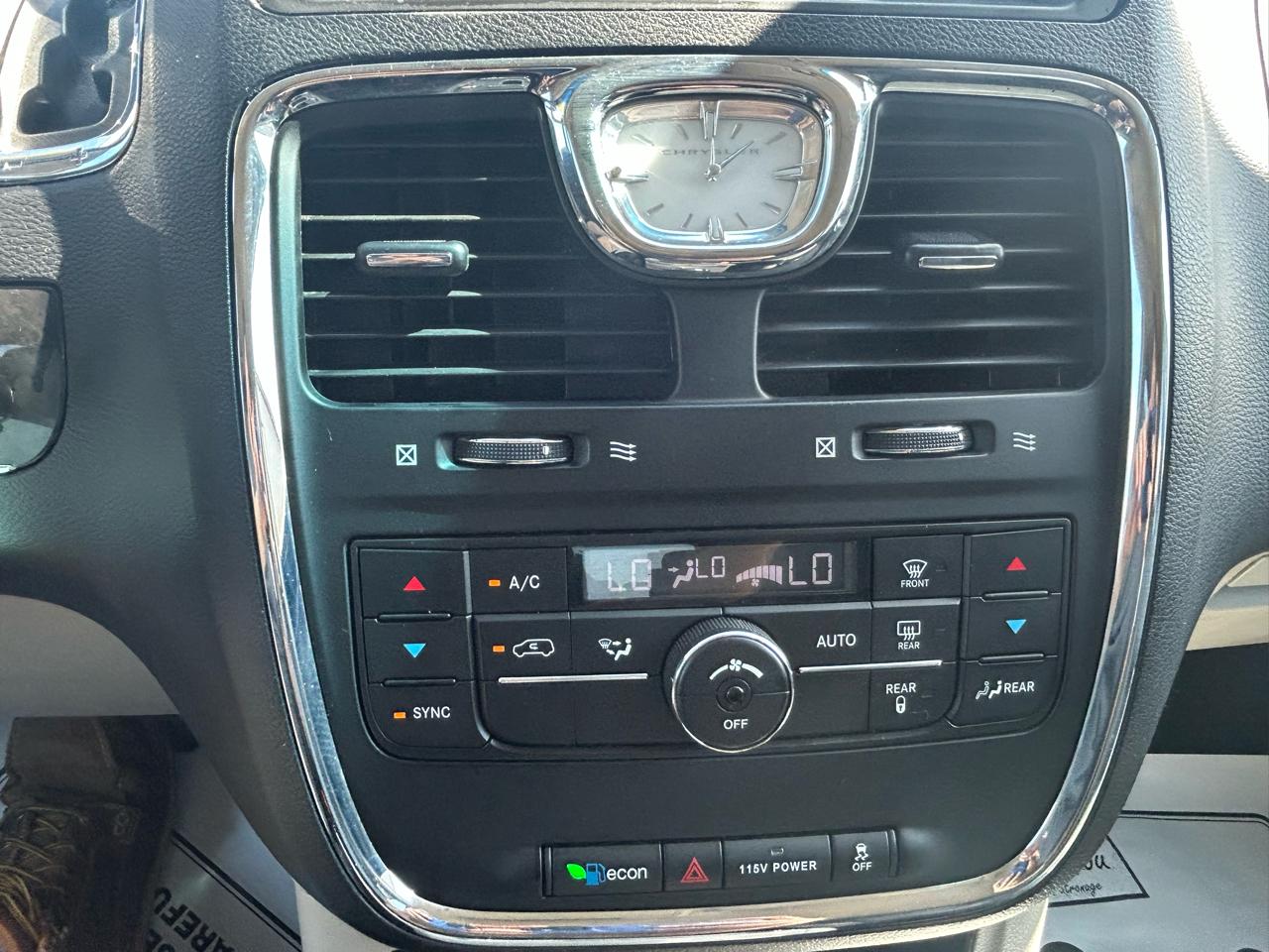 Chrysler Town & Country 4dr Wgn Touring 2016