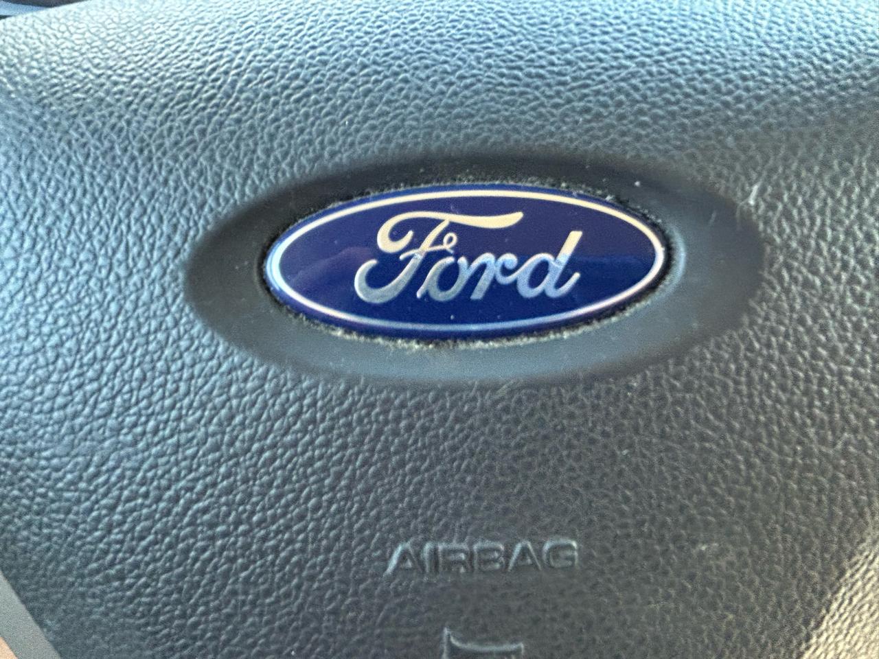 Ford Taurus 4dr Sdn Limited FWD 2013