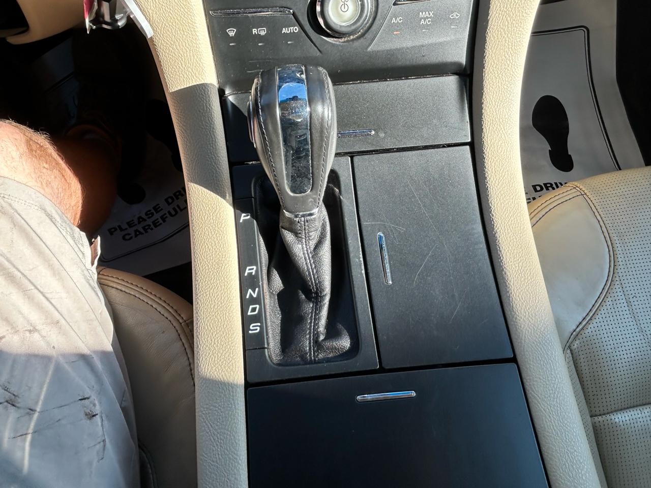 Ford Taurus 4dr Sdn Limited FWD 2013