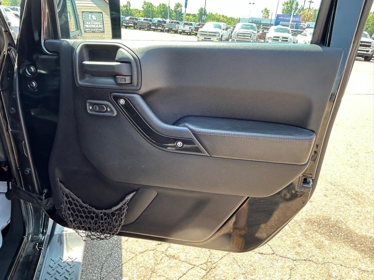 Jeep Wrangler Unlimited 4WD 4dr Altitude 2012