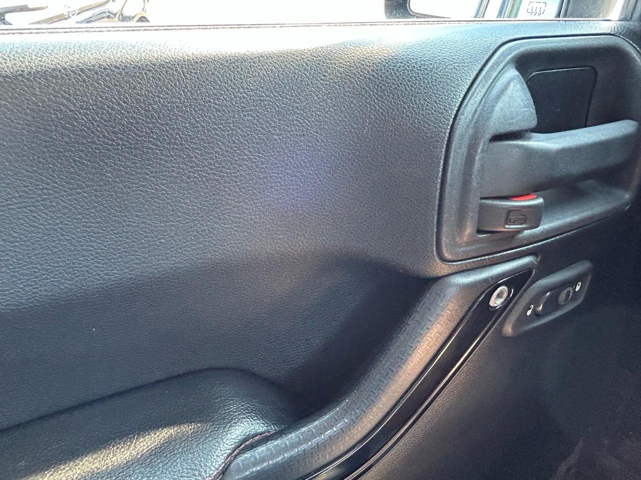 Jeep Wrangler Unlimited 4WD 4dr Altitude 2012