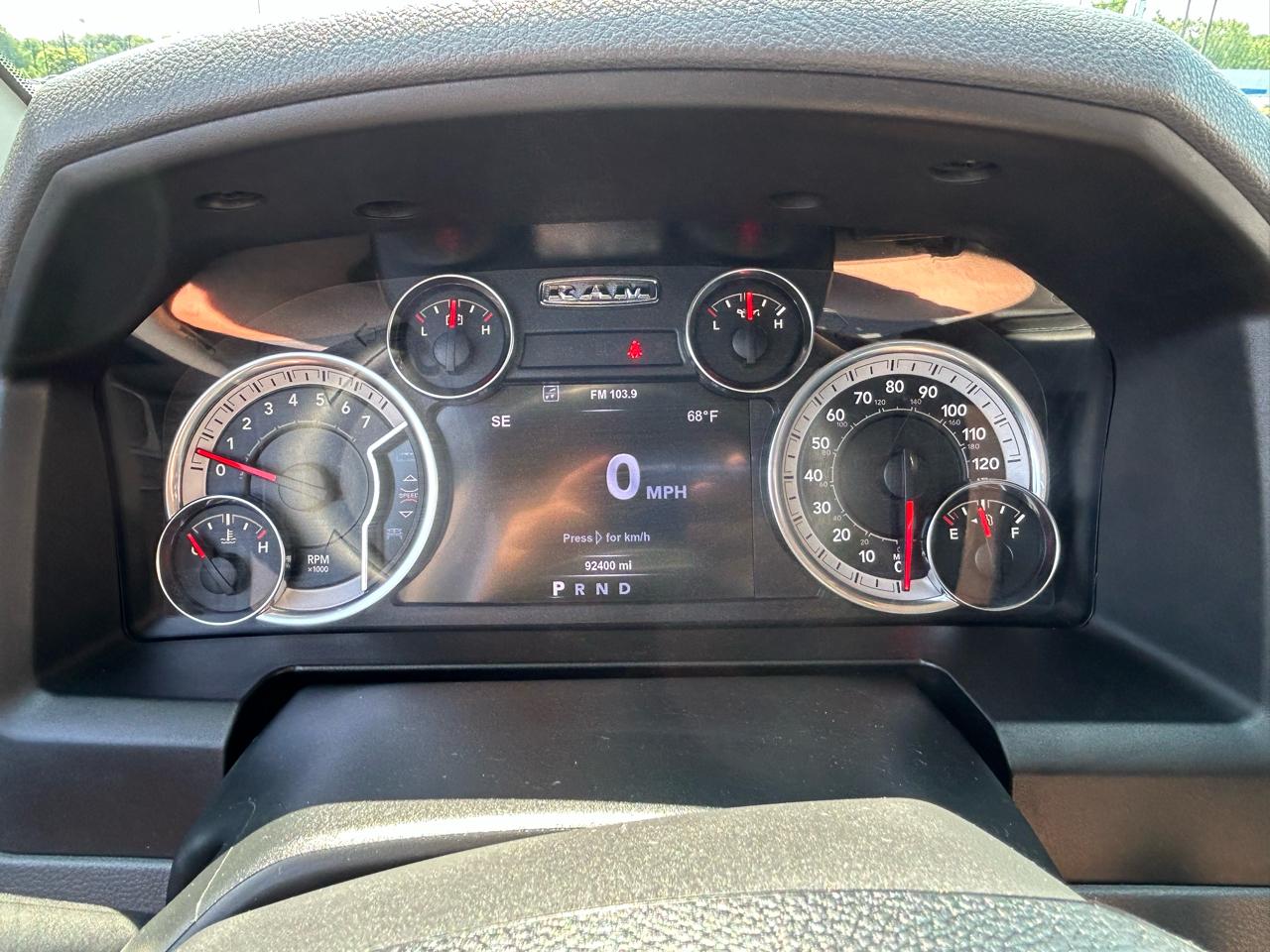 RAM 1500 Big Horn 4x4 Crew Cab 5'7" Box 2017