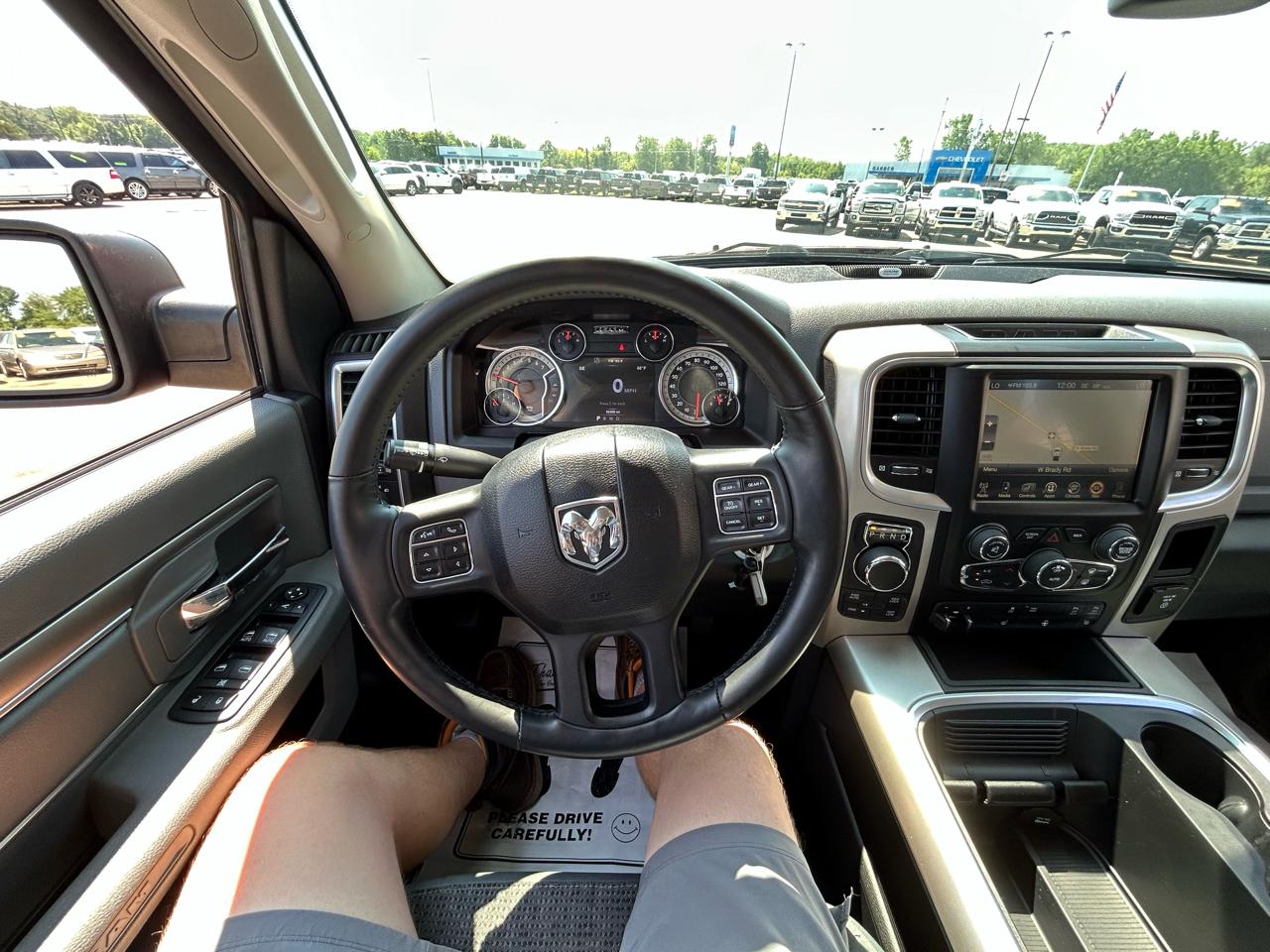 RAM 1500 Big Horn 4x4 Crew Cab 5'7" Box 2017