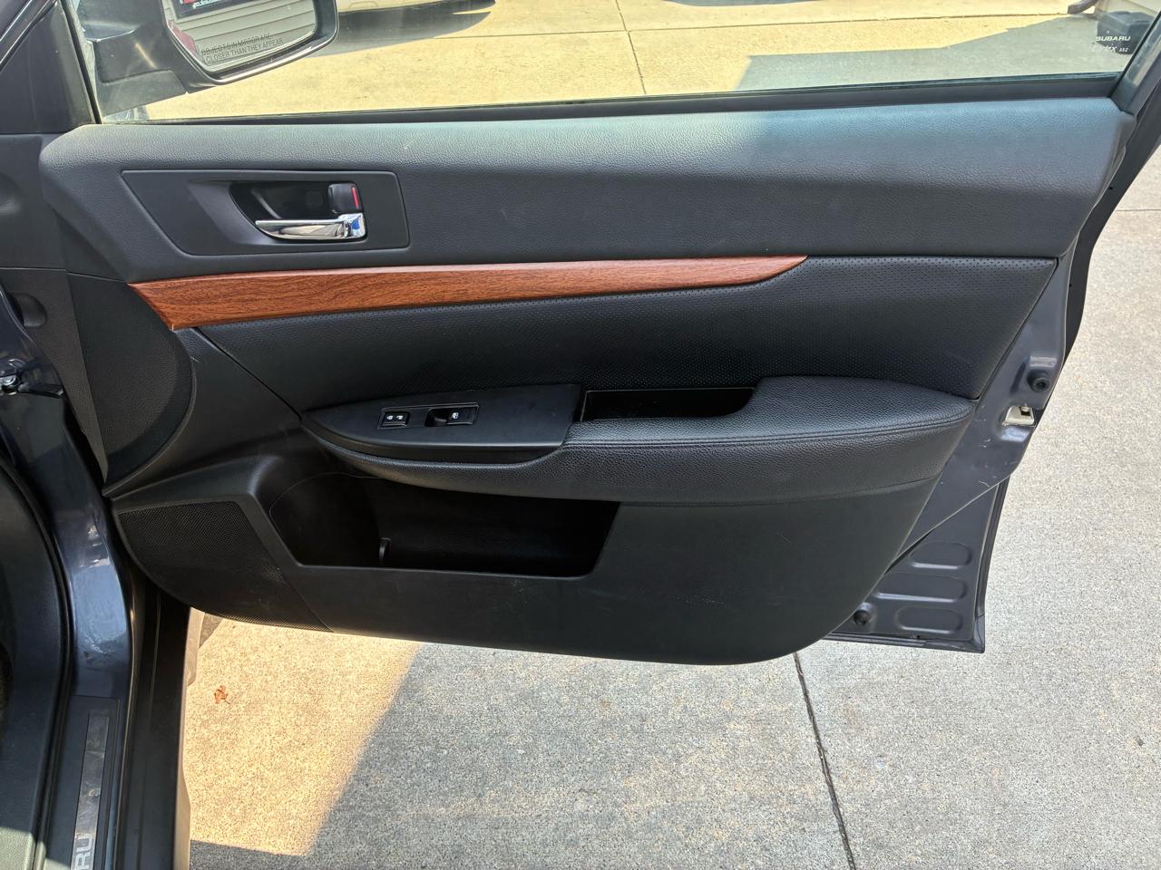Subaru Outback 4dr Wgn H4 Auto 2.5i Limited 2014