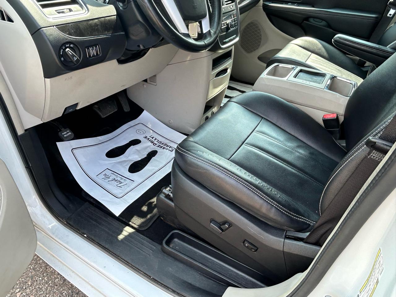Chrysler Town & Country 4dr Wgn Touring 2014