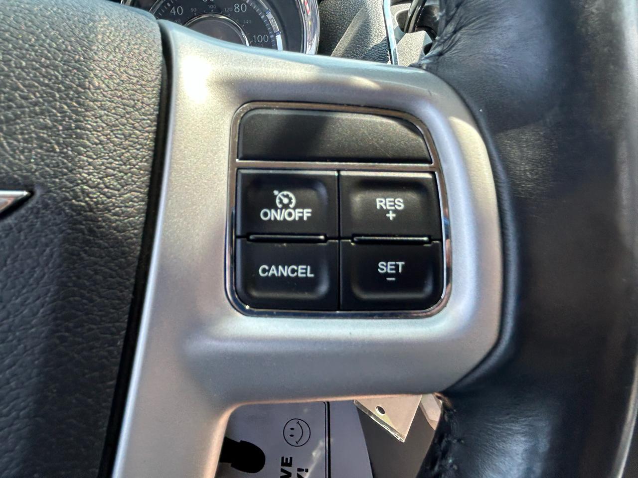 Chrysler Town & Country 4dr Wgn Touring 2014