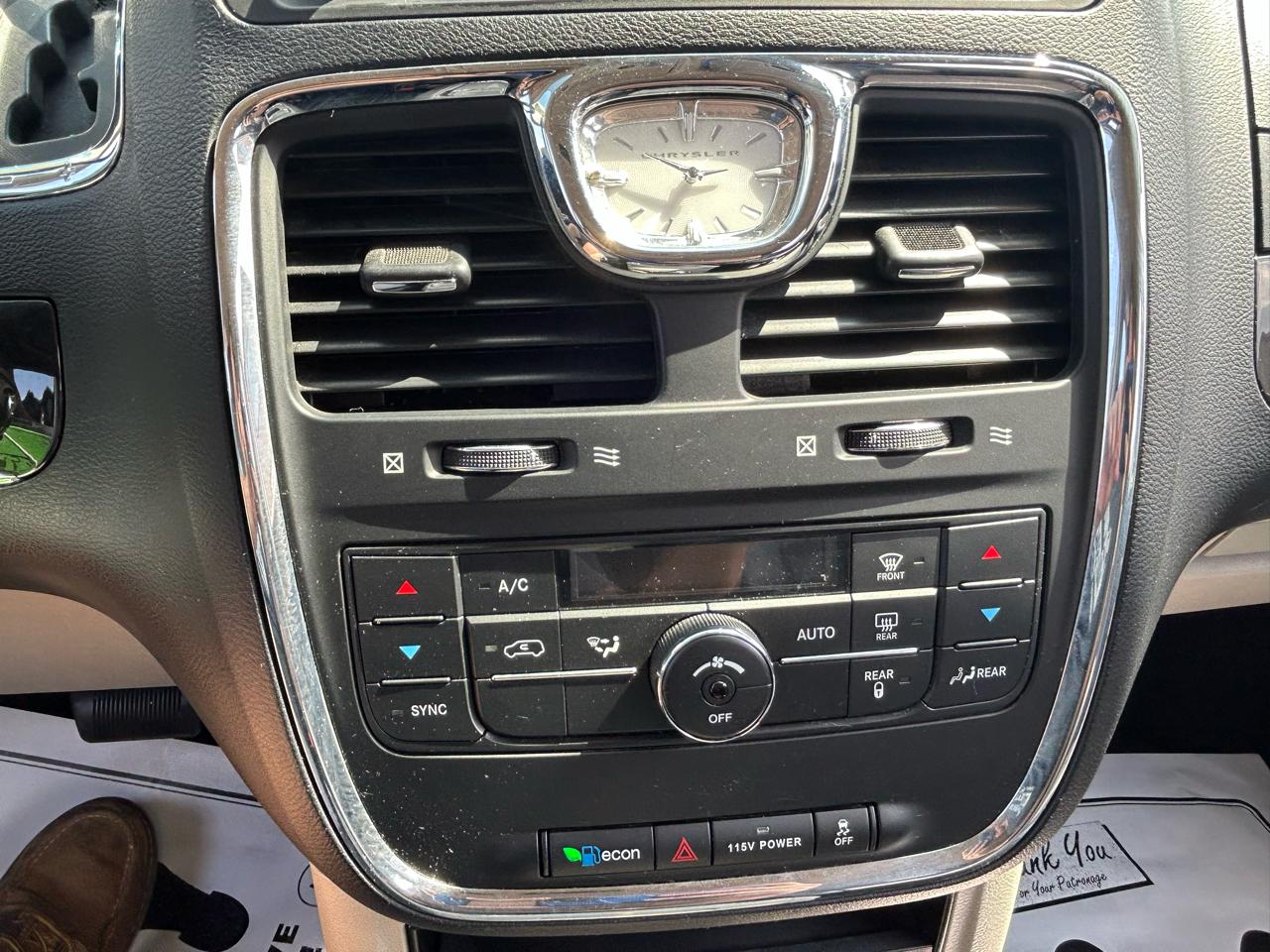 Chrysler Town & Country 4dr Wgn Touring 2014