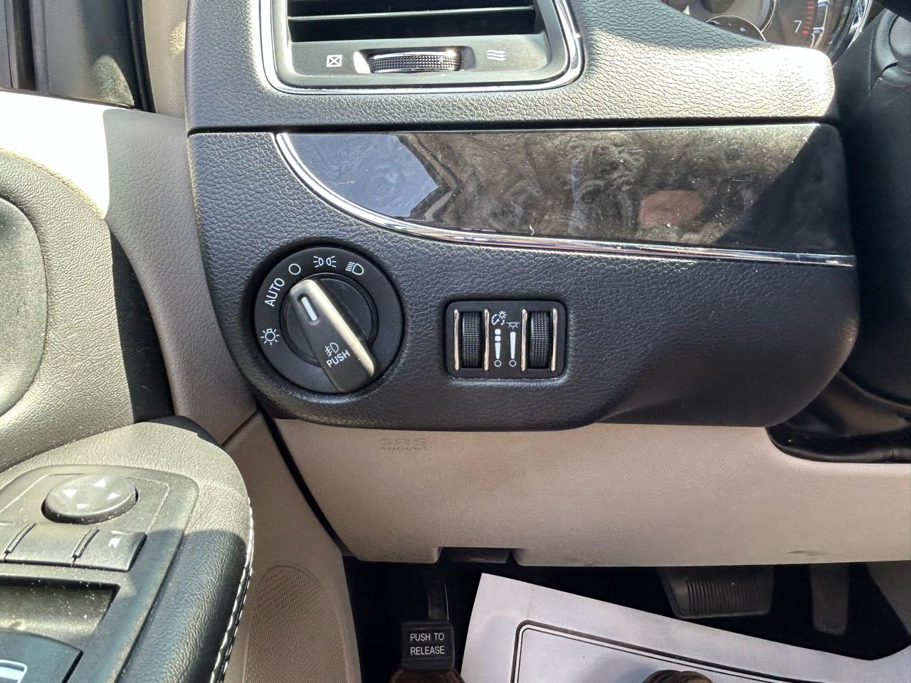 Chrysler Town & Country 4dr Wgn Touring 2014