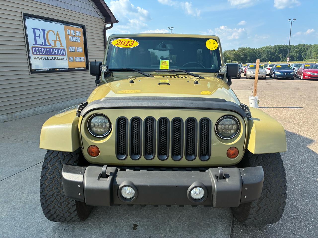 Jeep Wrangler Unlimited 4WD 4dr Sahara 2013
