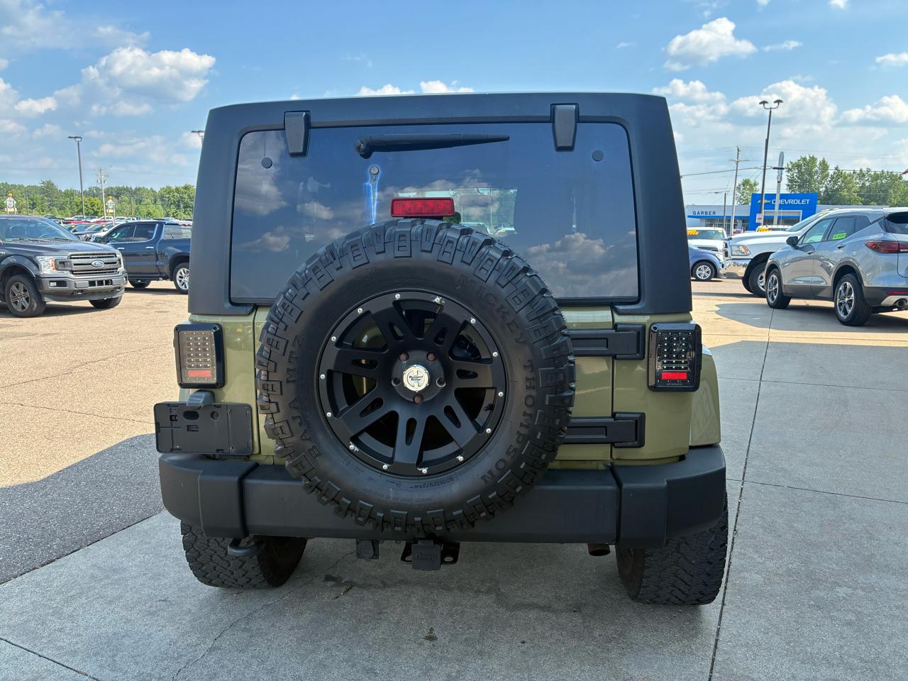 Jeep Wrangler Unlimited 4WD 4dr Sahara 2013