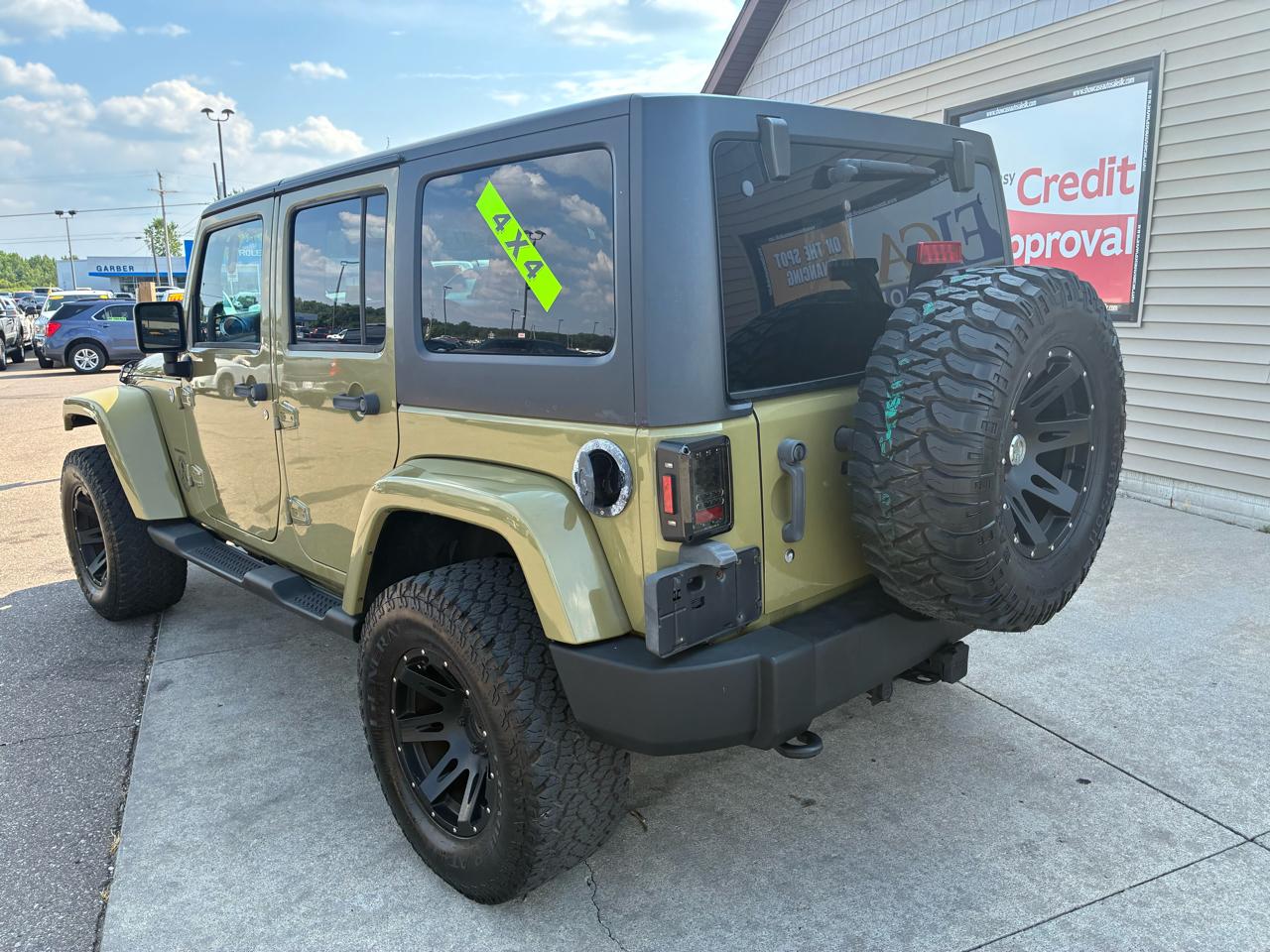 Jeep Wrangler Unlimited 4WD 4dr Sahara 2013