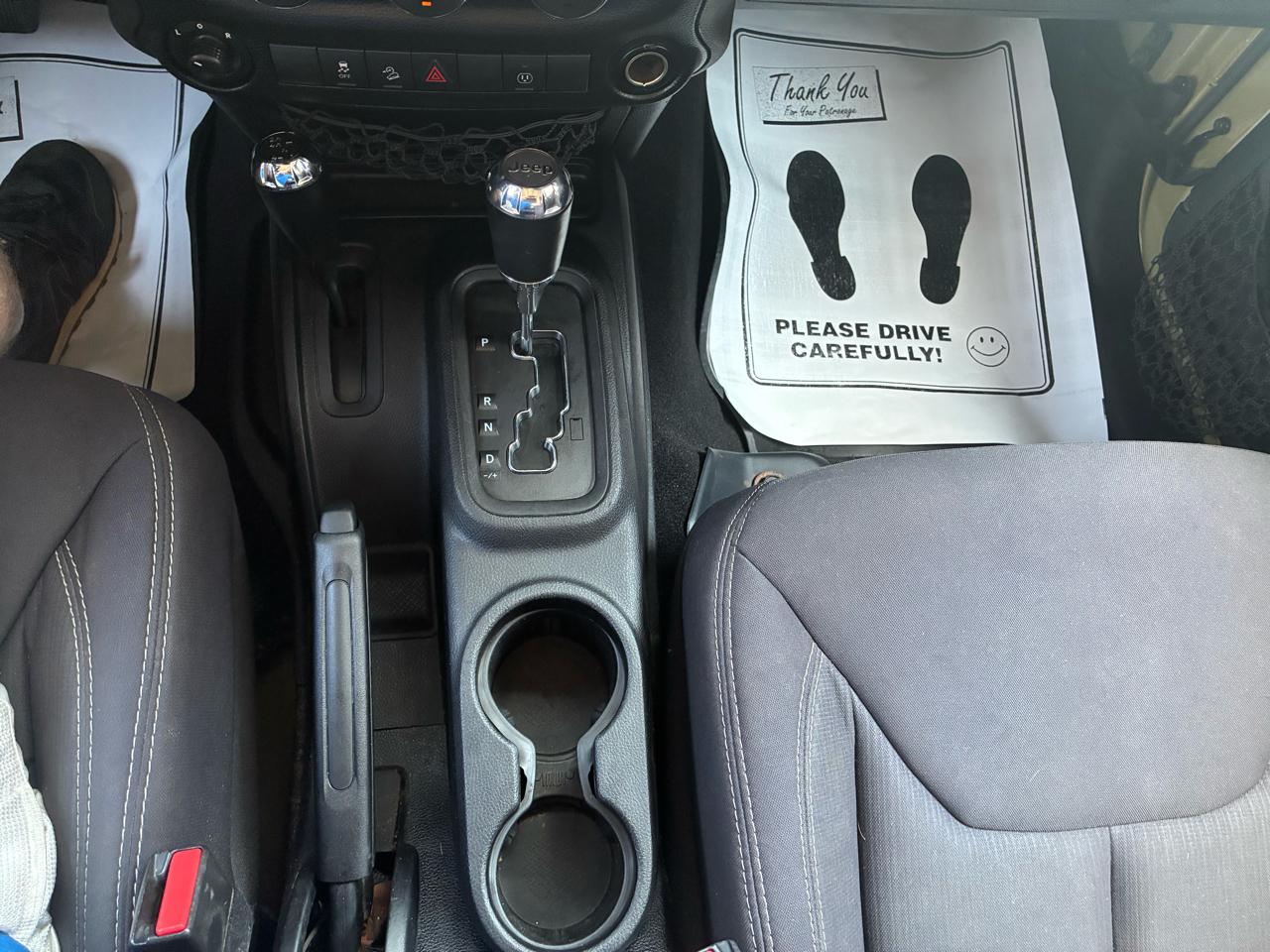 Jeep Wrangler Unlimited 4WD 4dr Sahara 2013