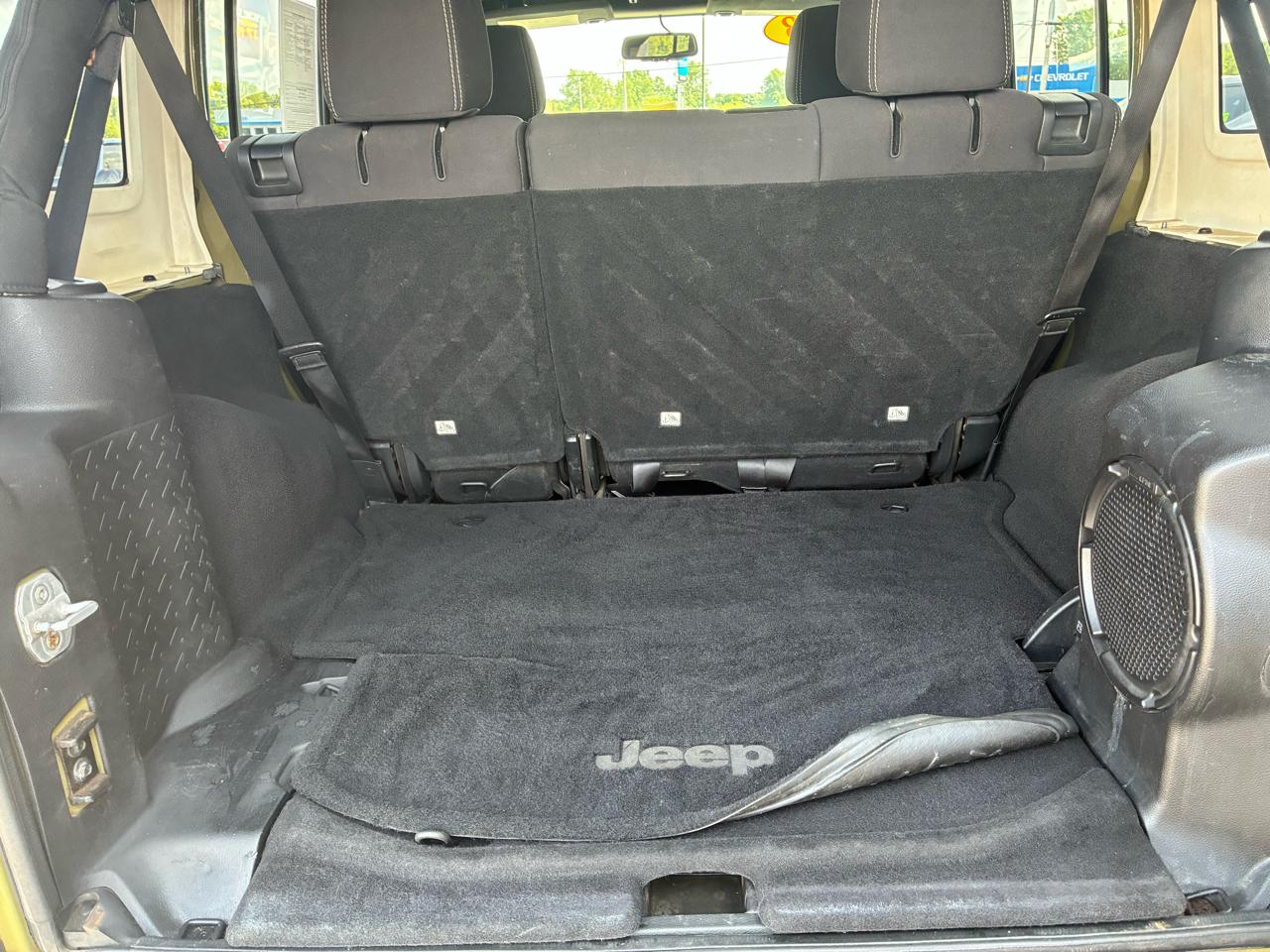 Jeep Wrangler Unlimited 4WD 4dr Sahara 2013