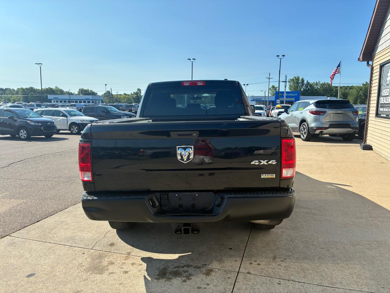RAM 1500 4WD Quad Cab 140.5" Tradesman 2012