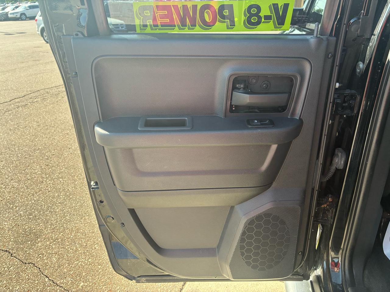 RAM 1500 4WD Quad Cab 140.5" Tradesman 2012