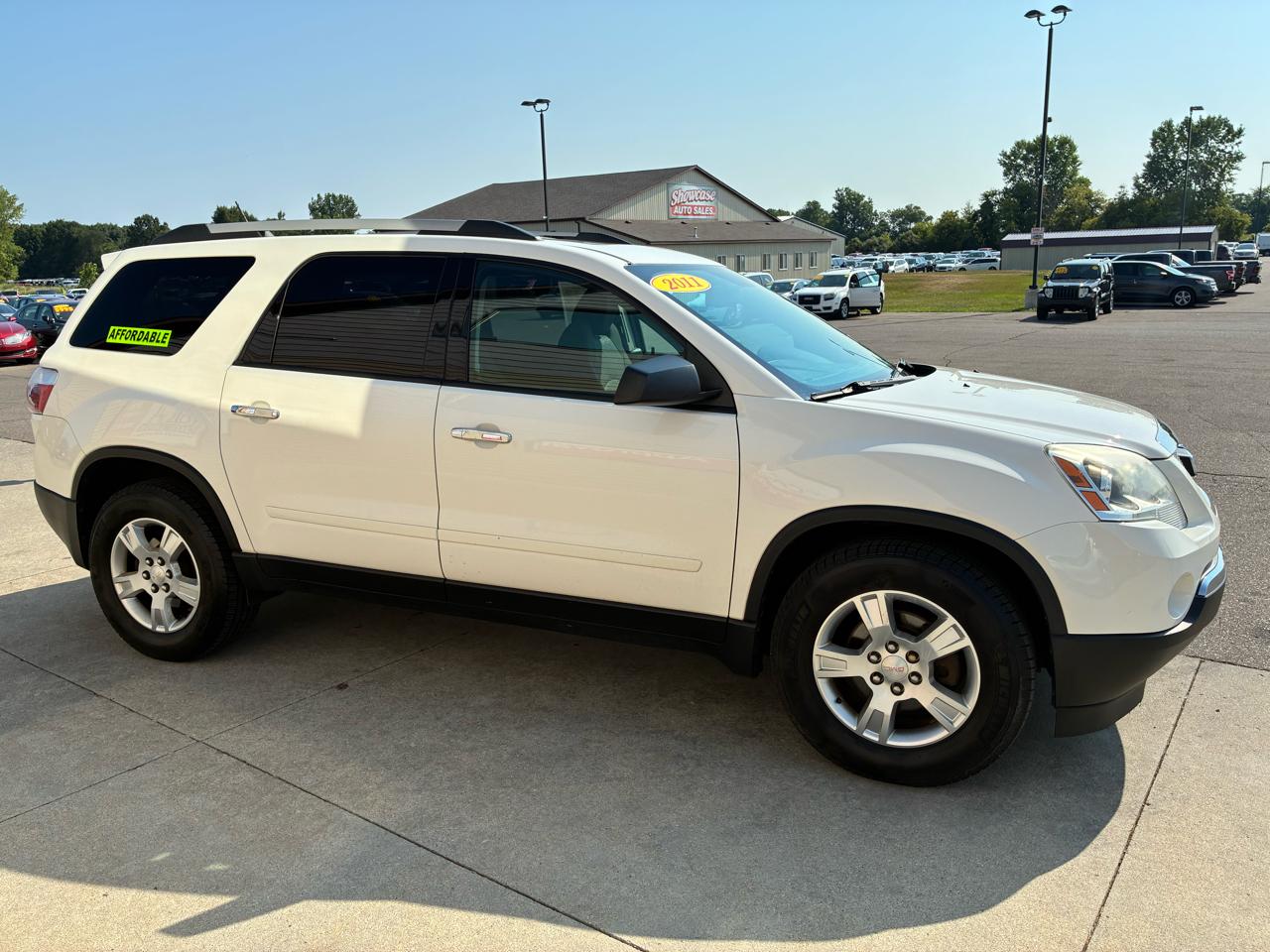 GMC Acadia FWD 4dr SLE 2011
