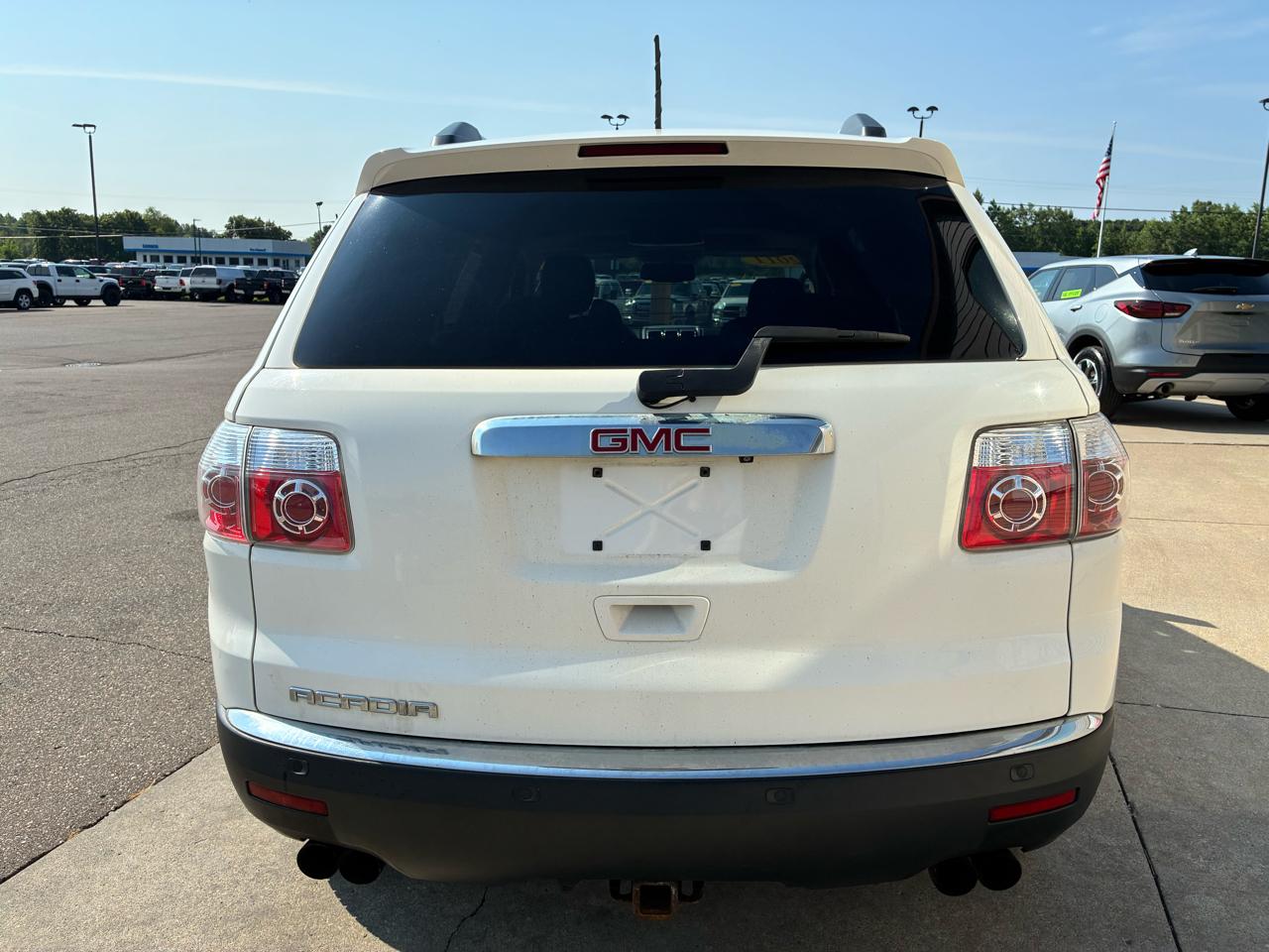 GMC Acadia FWD 4dr SLE 2011