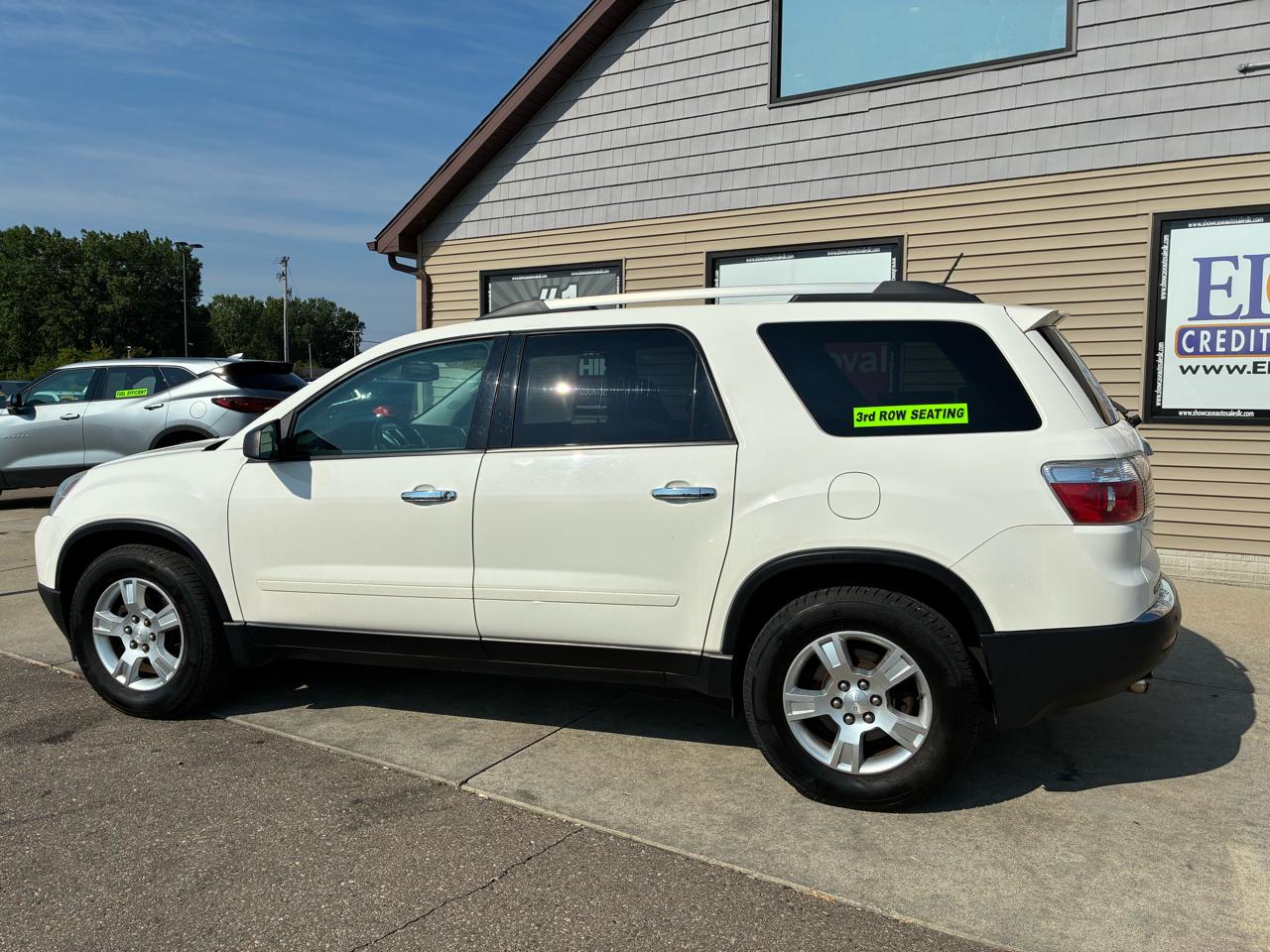 GMC Acadia FWD 4dr SLE 2011