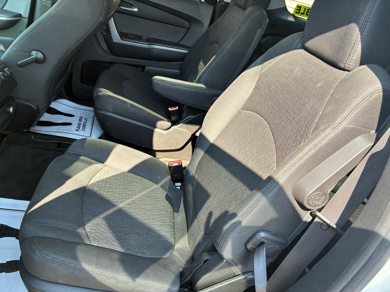 GMC Acadia FWD 4dr SLE 2011