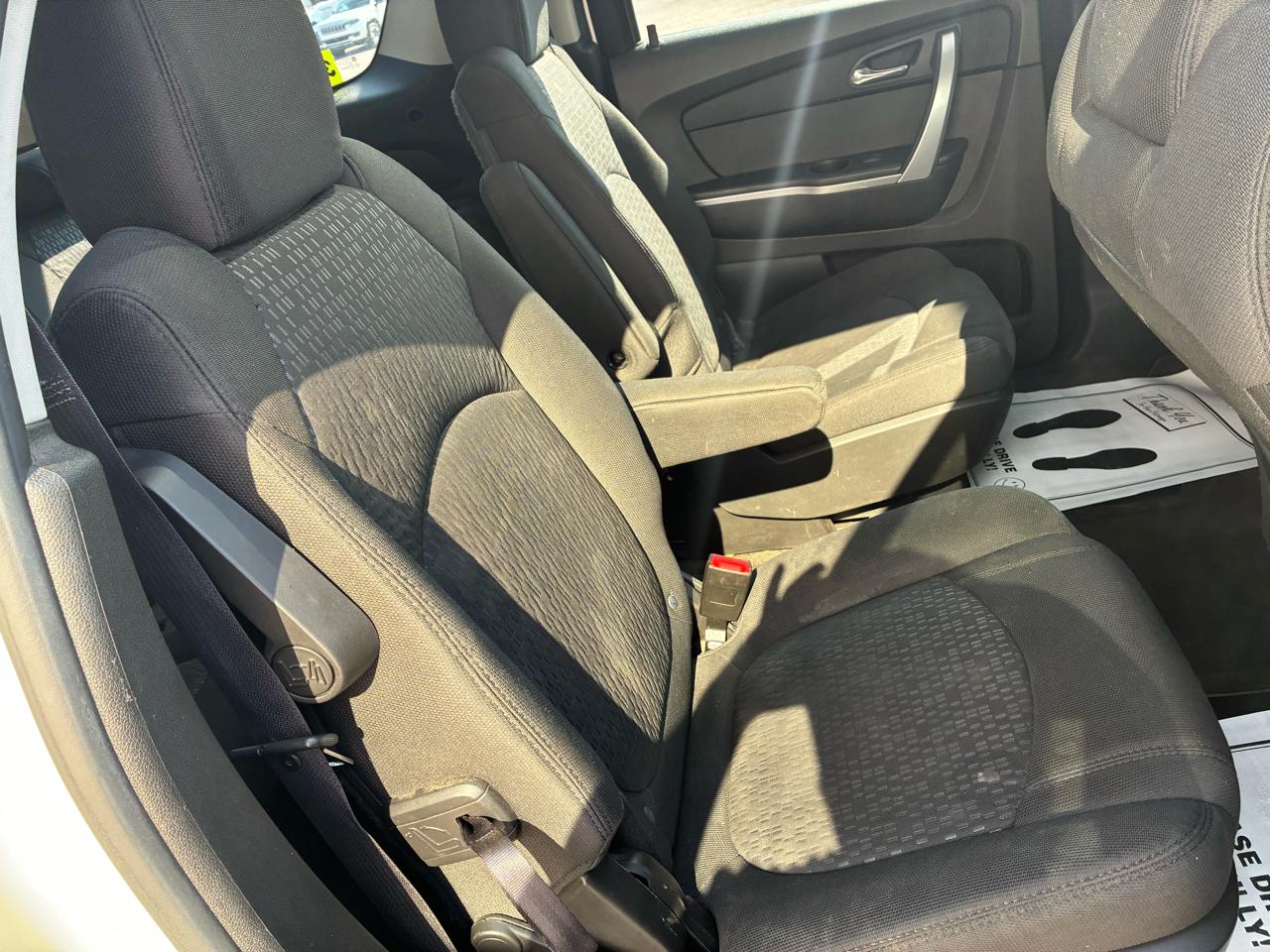GMC Acadia FWD 4dr SLE 2011