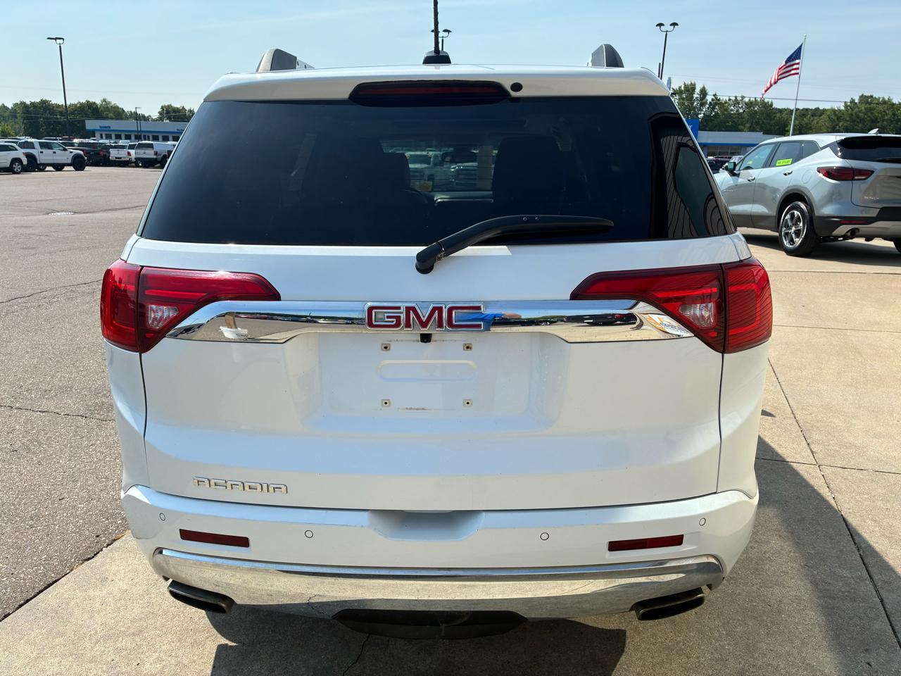 GMC Acadia FWD 4dr Denali 2017