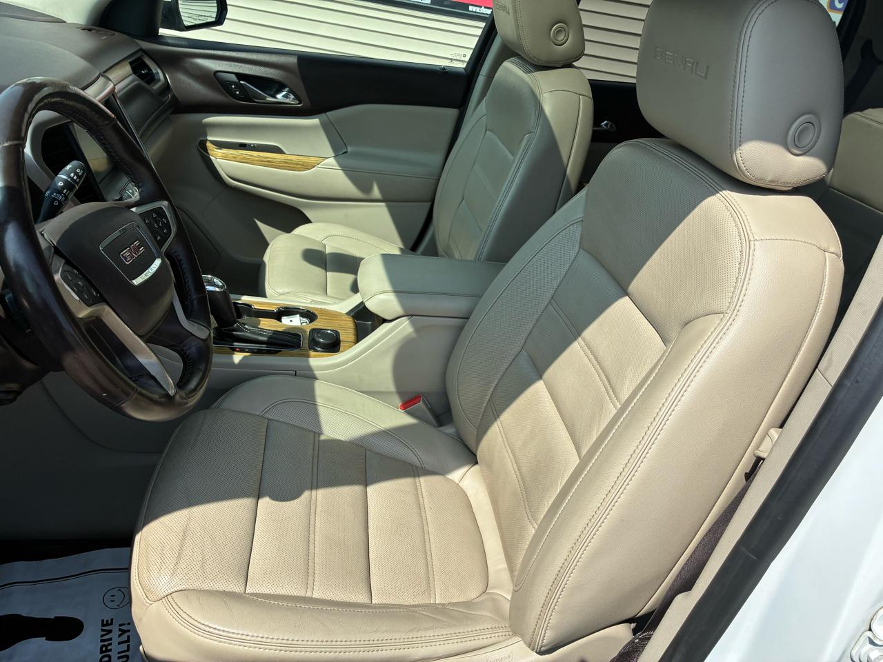 GMC Acadia FWD 4dr Denali 2017