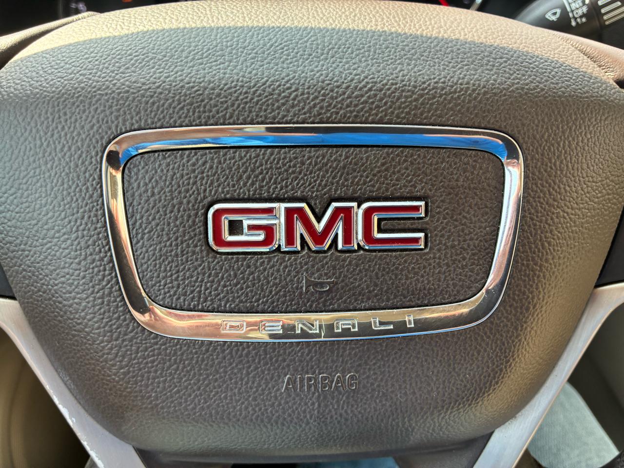 GMC Acadia FWD 4dr Denali 2017