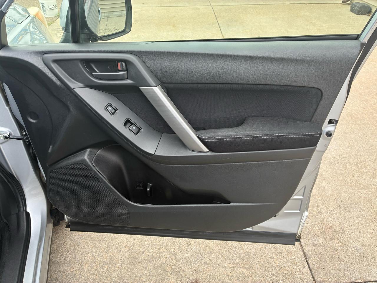 Subaru Forester 4dr Auto 2.5i Premium PZEV 2014